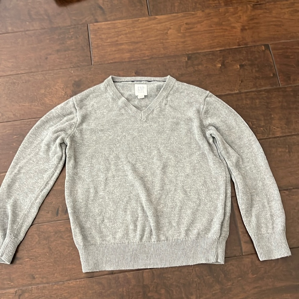 Gap gray sweater, size S, v-neck
